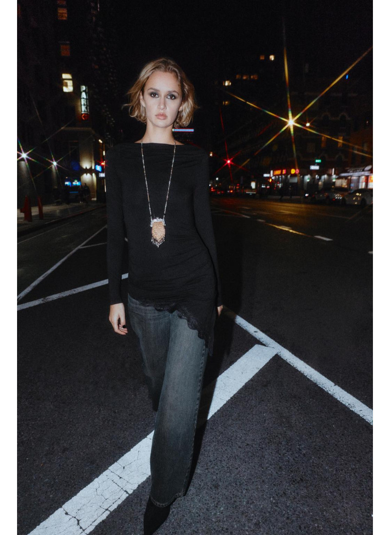 Футболка с асимметричным н�...