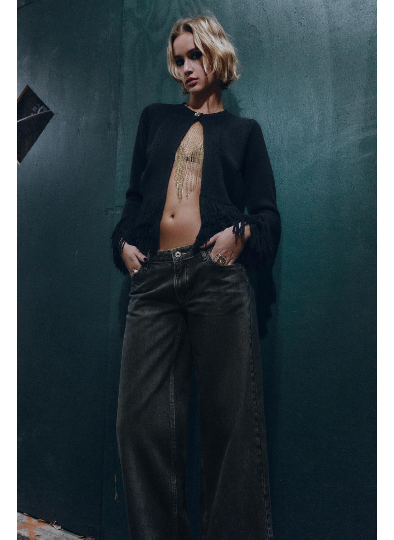 ВЯЗАНЫЙ КАРДИГАН С БАХРОМОЙ ВЯЗАНЫЙ КАРДИГАН С БАХРОМОЙ