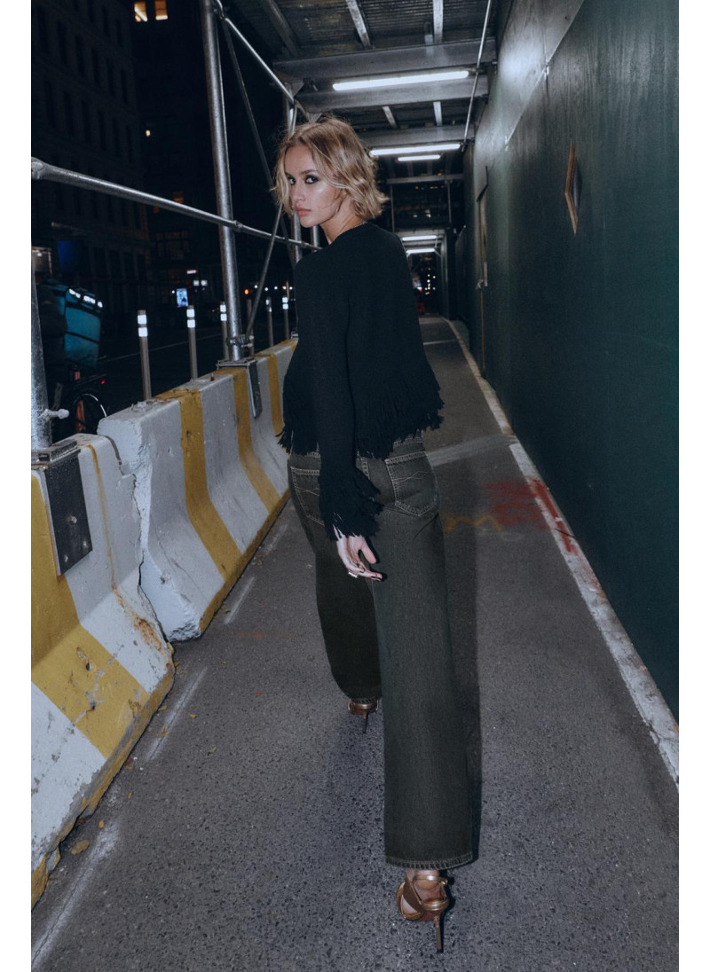 ВЯЗАНЫЙ КАРДИГАН С БАХРОМОЙ ВЯЗАНЫЙ КАРДИГАН С БАХРОМОЙ