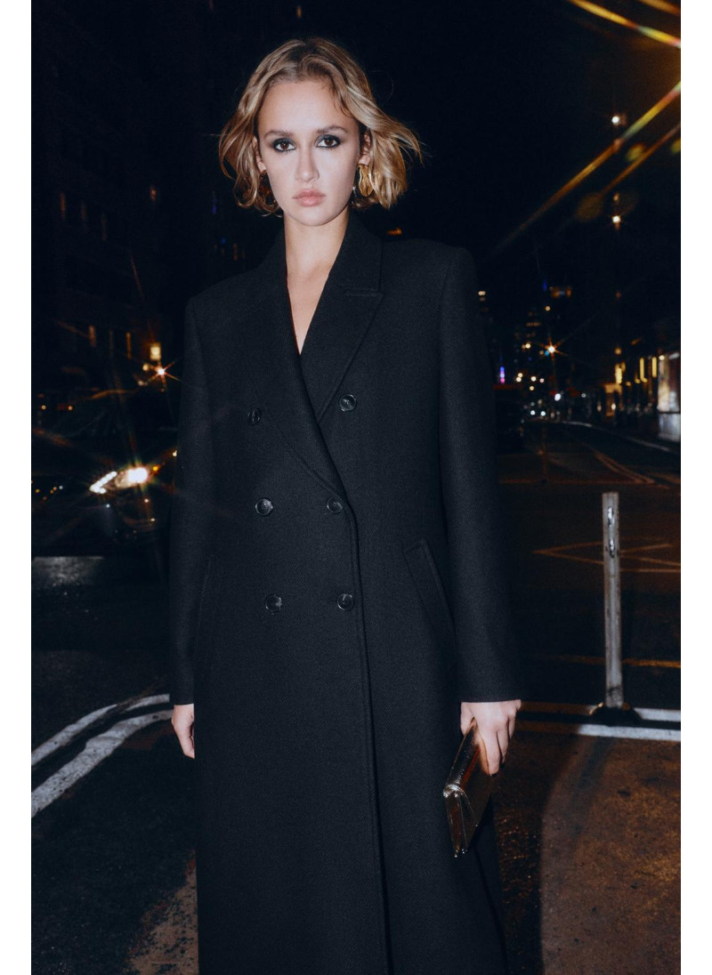 Пальто с двойной пуговицей Пальто с двойной пуговицей