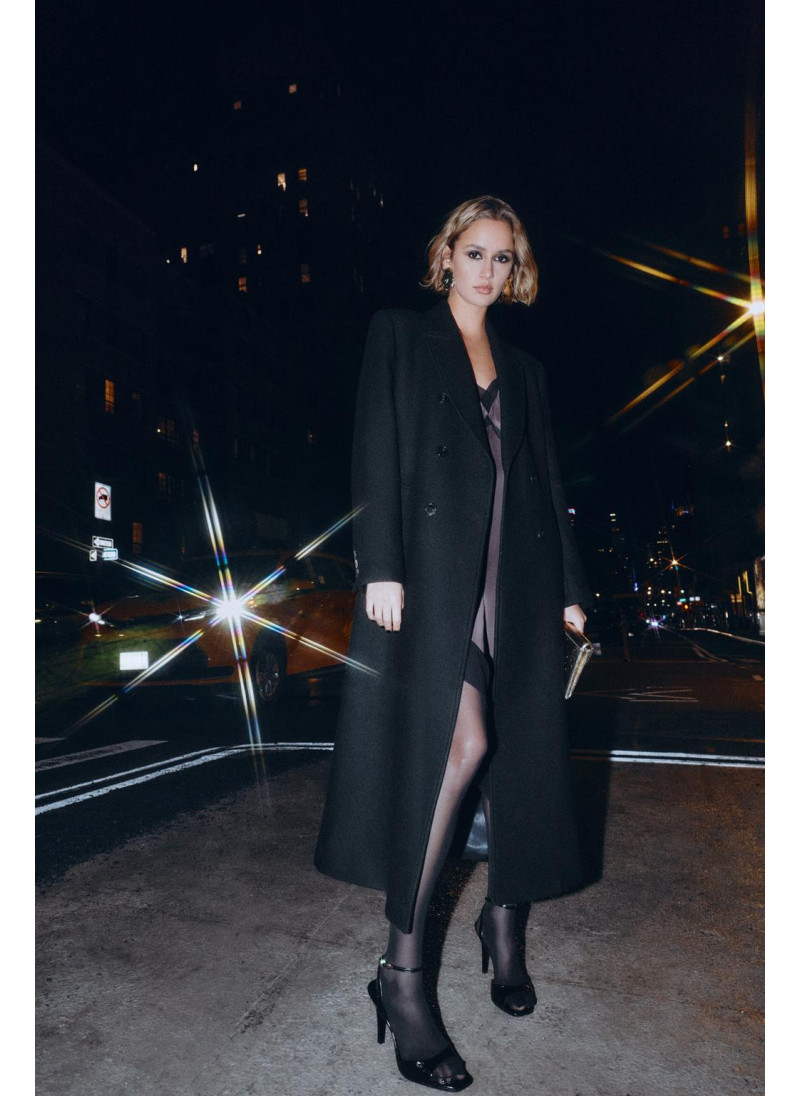 Пальто с двойной пуговицей Пальто с двойной пуговицей