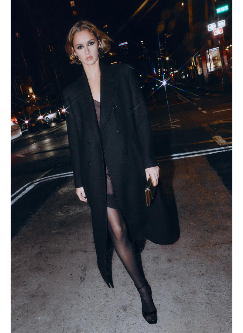 Пальто с двойной пуговицей