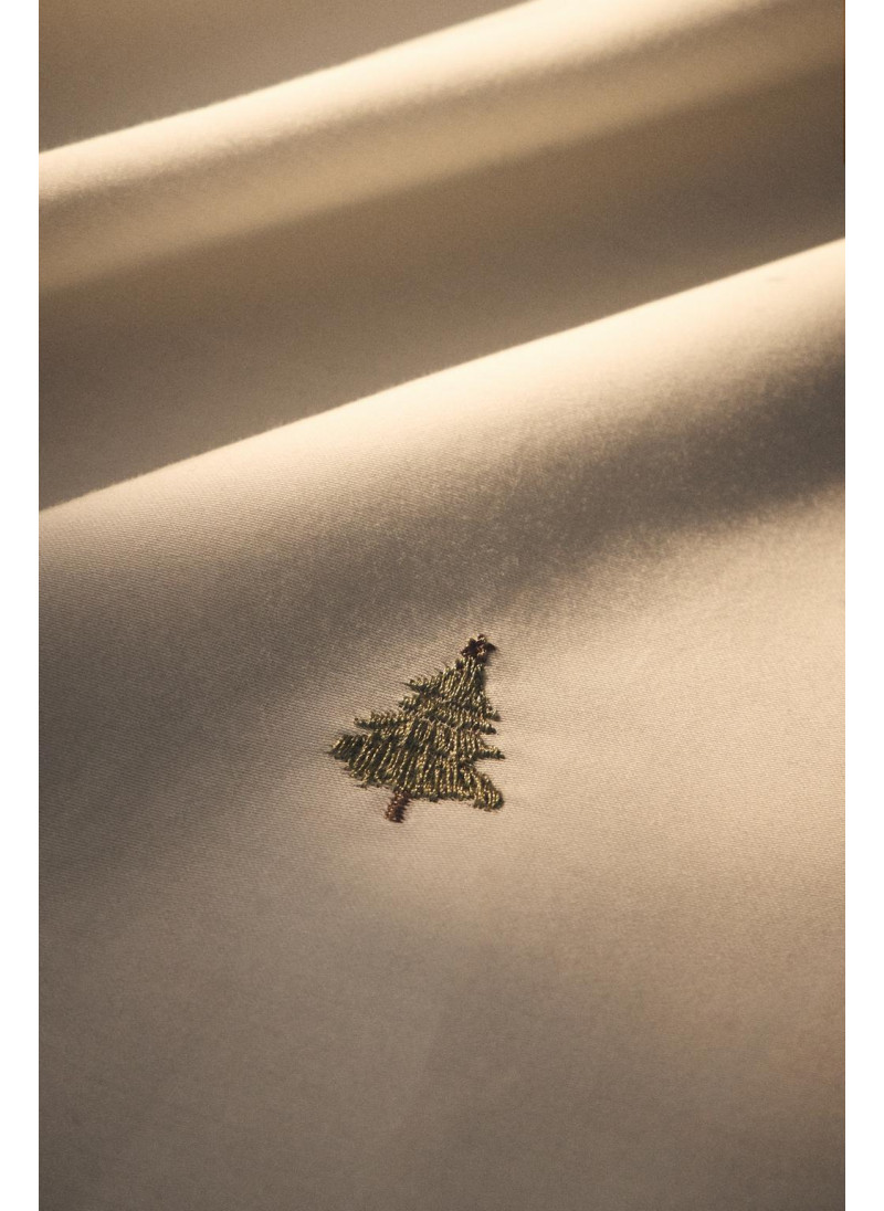 Покрывало из сатина с вышивкой рождественских елок Покрывало из сатина с вышивкой рождественских елок