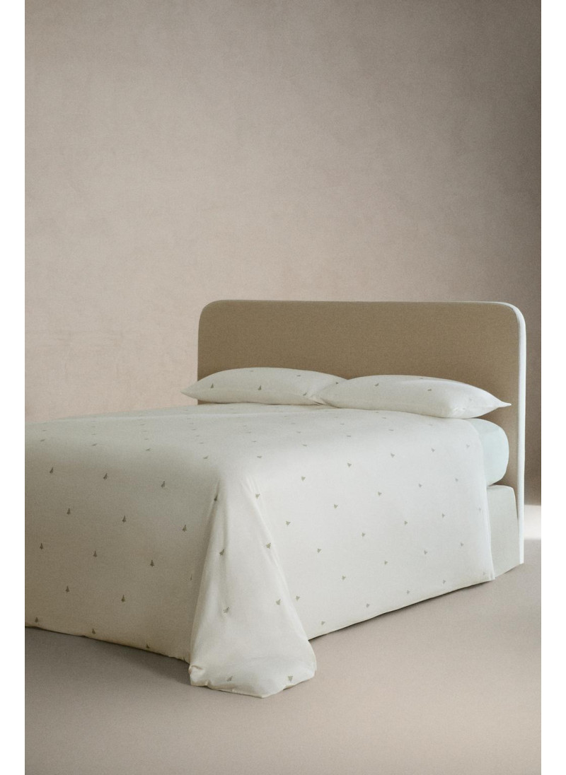 Покрывало из сатина с вышивкой рождественских елок Покрывало из сатина с вышивкой рождественских елок