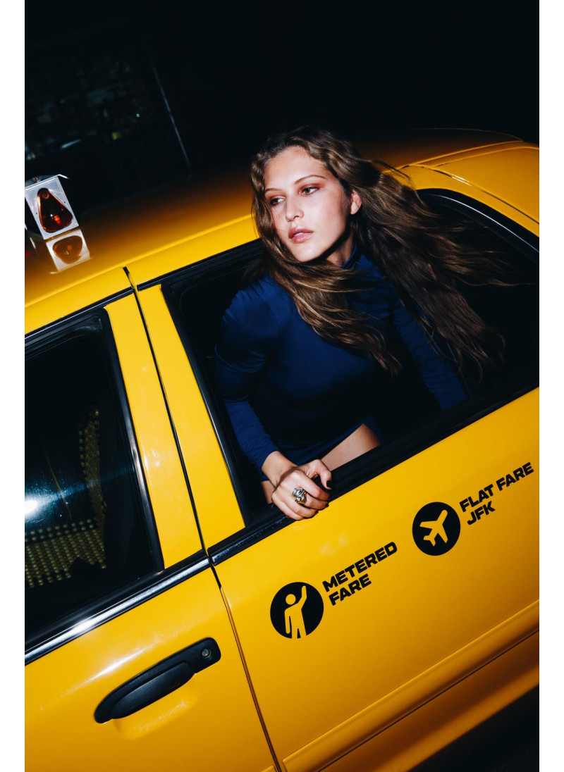 Платье с поясом