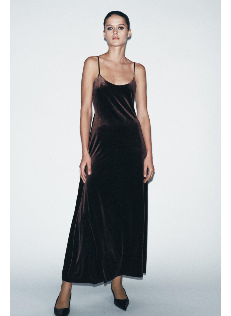 ДЛИННОЕ БАРХАТНОЕ ПЛАТЬЕ ДЛИННОЕ БАРХАТНОЕ ПЛАТЬЕ