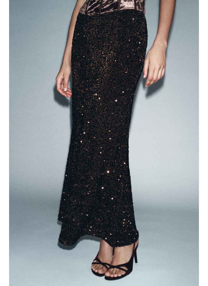 ДЛИННАЯ ЮБКА С ПАЙЕТКАМИ ДЛИННАЯ ЮБКА С ПАЙЕТКАМИ