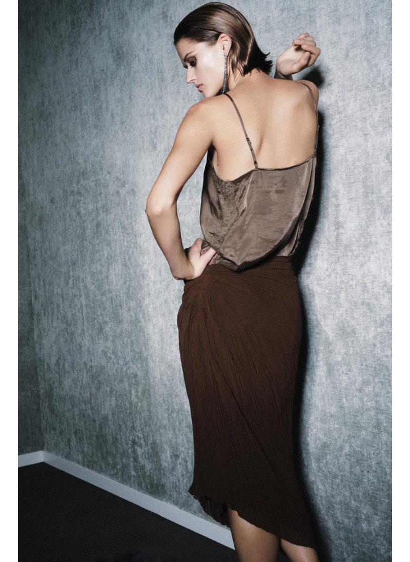 Плисированная юбка в миди zw collection Плисированная юбка в миди zw collection