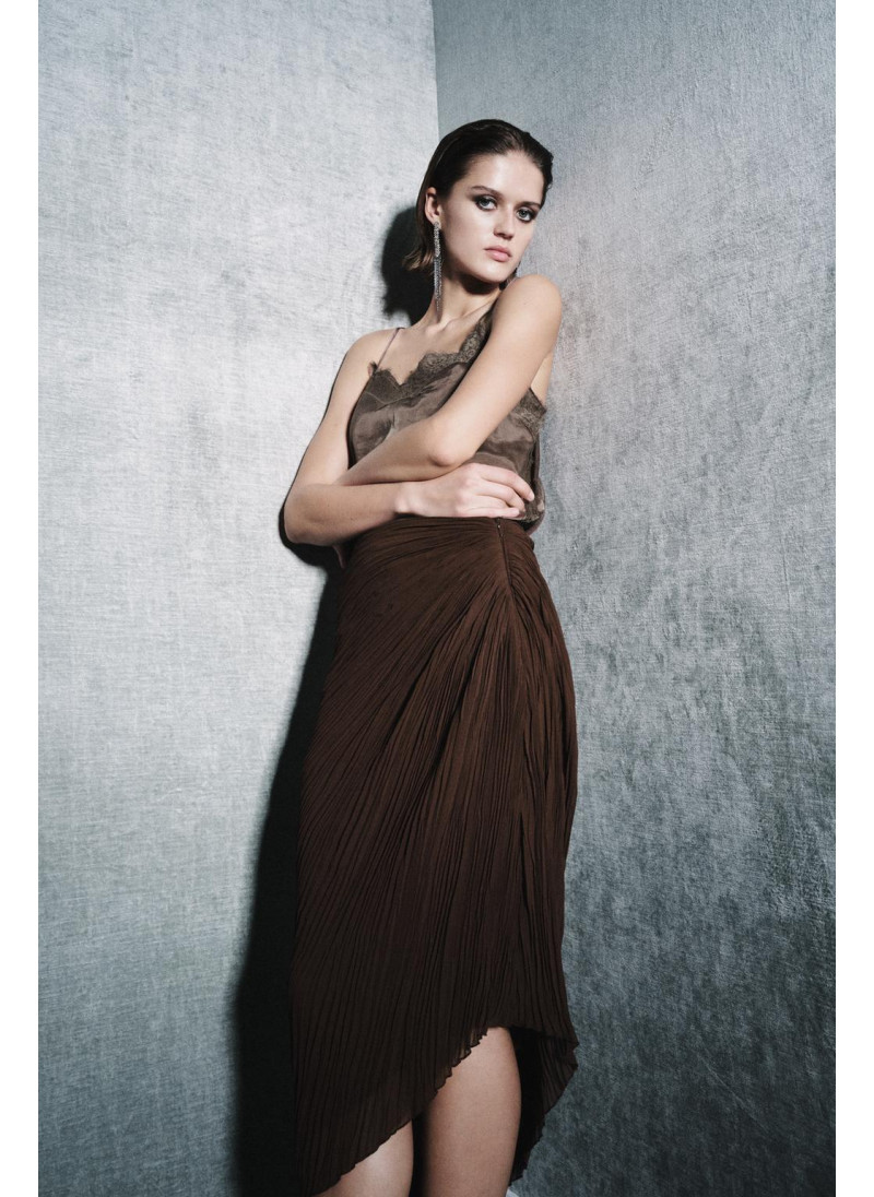 Плисированная юбка в миди zw...