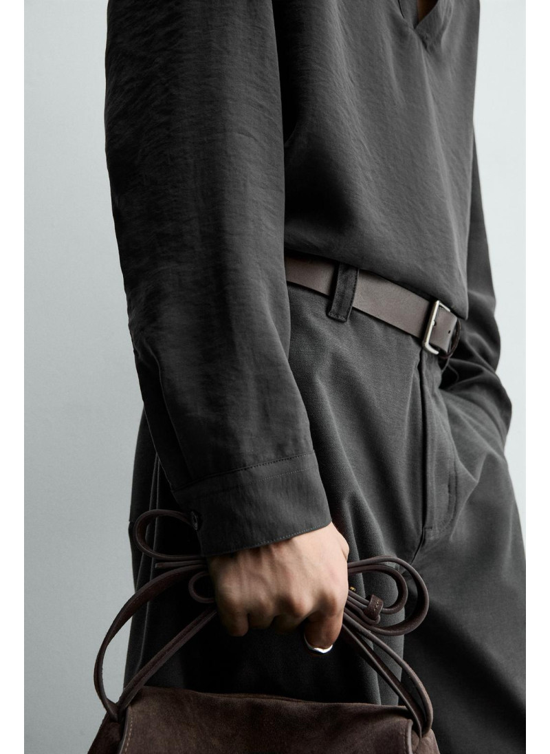 ПОЛО ИЗ СТРУЯЩЕЙСЯ ТКАНИ ПОЛО ИЗ СТРУЯЩЕЙСЯ ТКАНИ