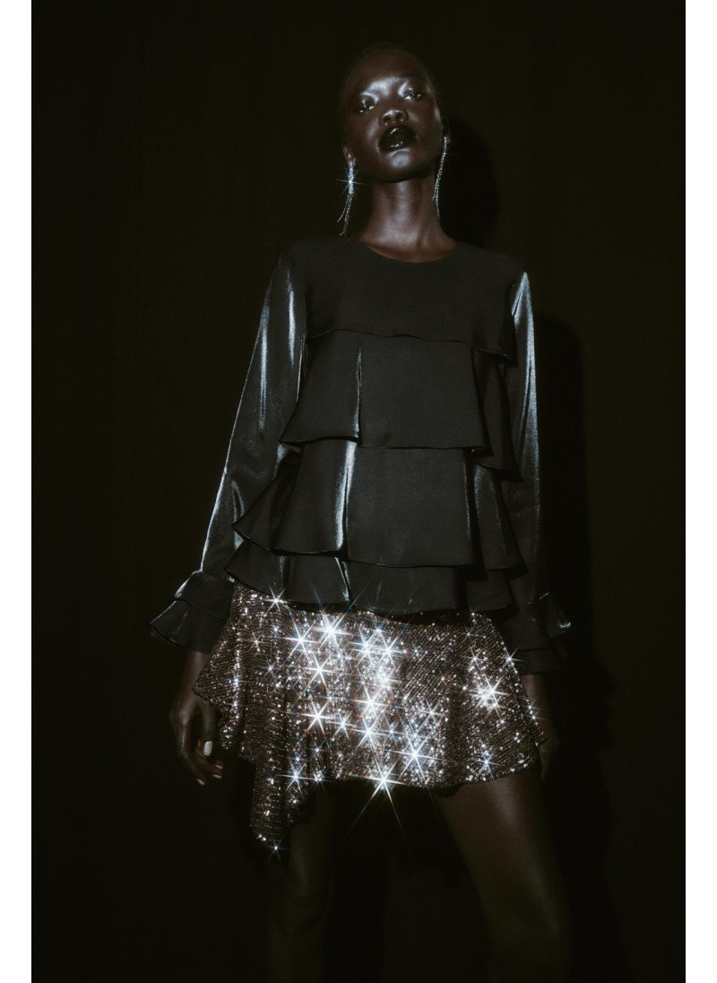 Блузка из блестящей ткани с оборками Блузка из блестящей ткани с оборками