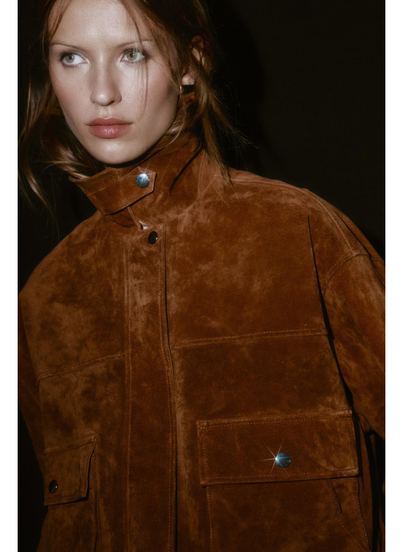 Кожаная куртка-бомбер из 100% кожи Кожаная куртка-бомбер из 100% кожи