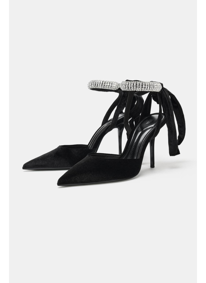 Туфли на тонком каблуке с камнями Туфли на тонком каблуке с камнями