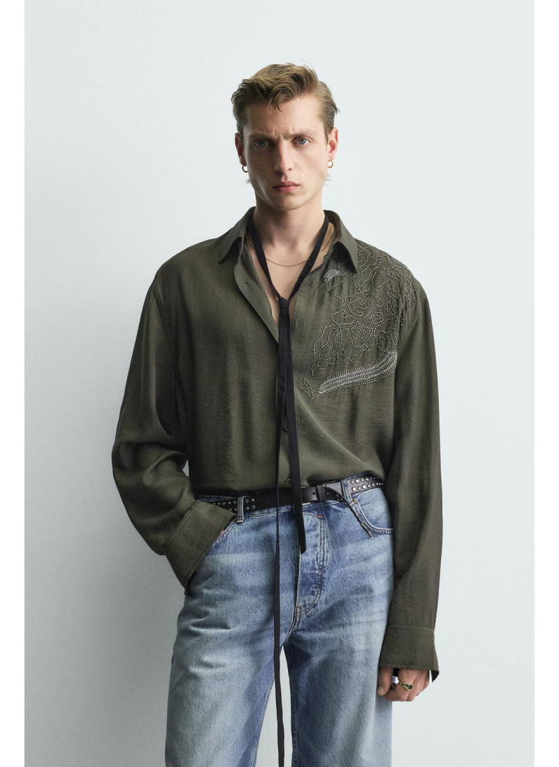 РУБАШКА С ВЫШИВКОЙ И СТРАЗАМИ LIMITED EDITION РУБАШКА С ВЫШИВКОЙ И СТРАЗАМИ LIMITED EDITION