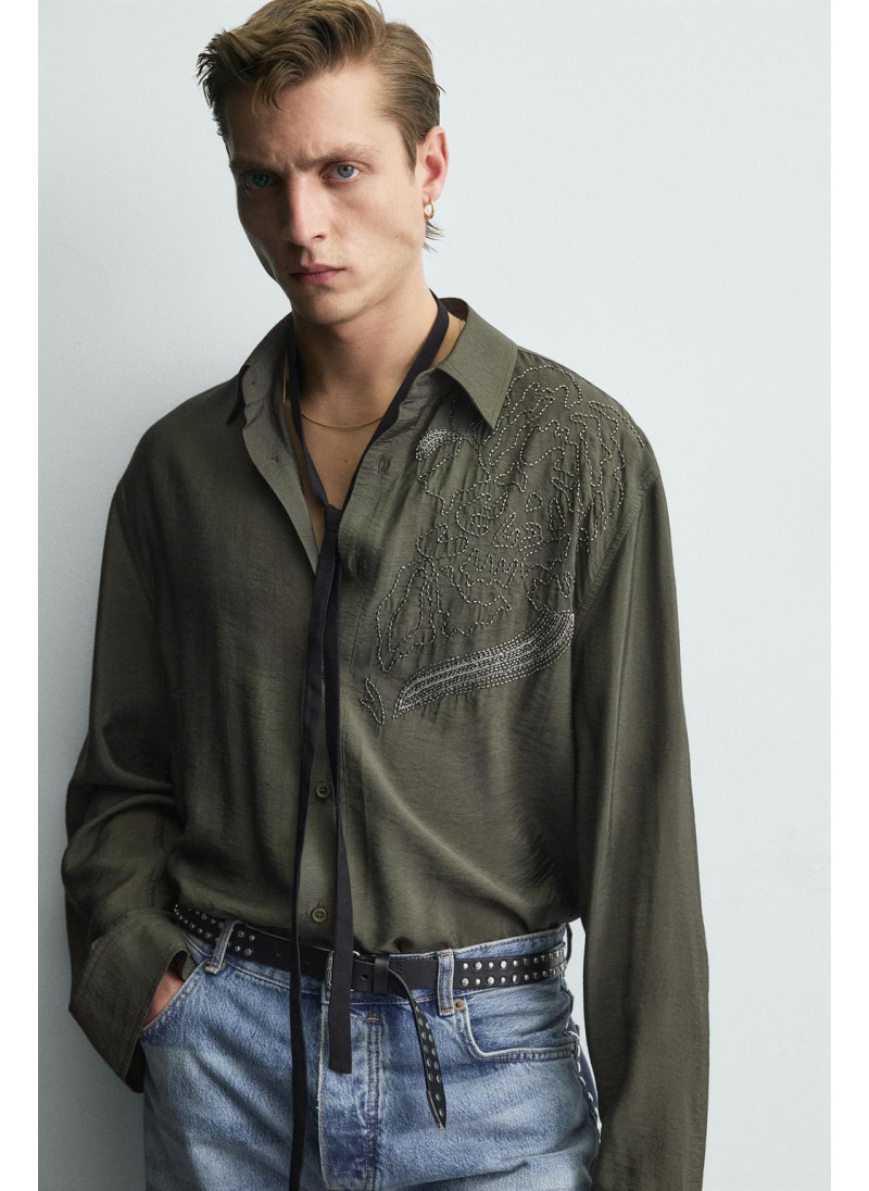 РУБАШКА С ВЫШИВКОЙ И СТРАЗАМИ LIMITED EDITION РУБАШКА С ВЫШИВКОЙ И СТРАЗАМИ LIMITED EDITION