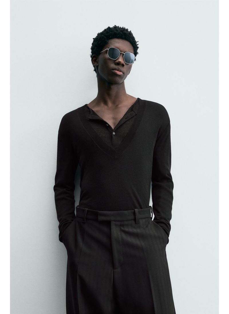 Джемпер из шерсти limited edition с v-образным вырезом Джемпер из шерсти limited edition с v-образным вырезом