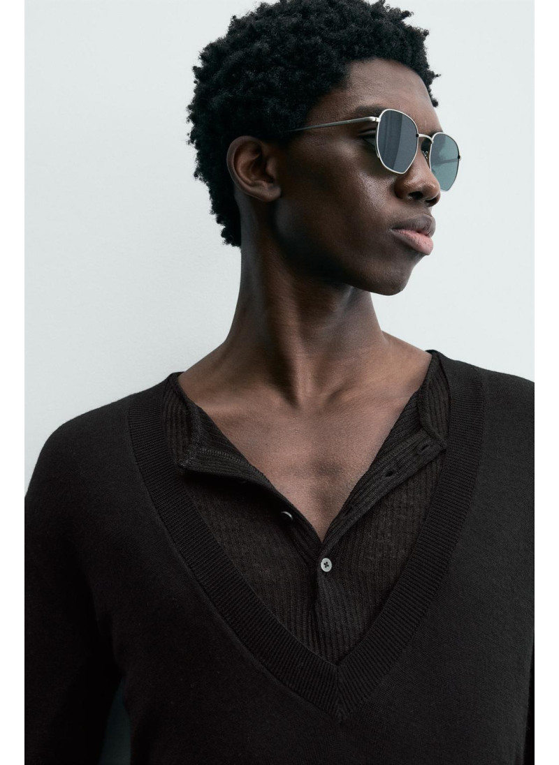 Джемпер из шерсти limited edition с v-образным вырезом Джемпер из шерсти limited edition с v-образным вырезом