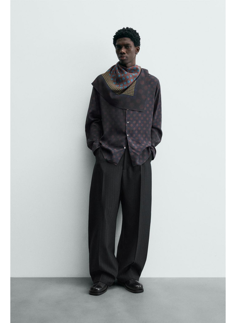 Рубашка с шарфом и полоскам...