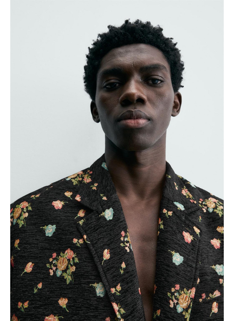 Модный жакет с цветочным жаккардовым узором Модный жакет с цветочным жаккардовым узором