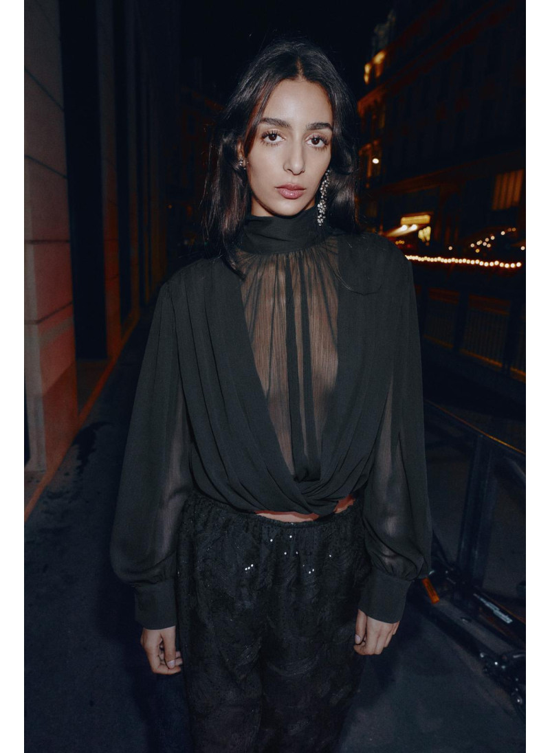 Блузка с запахом и воздушными рукавами с запахом Блузка с запахом и воздушными рукавами с запахом