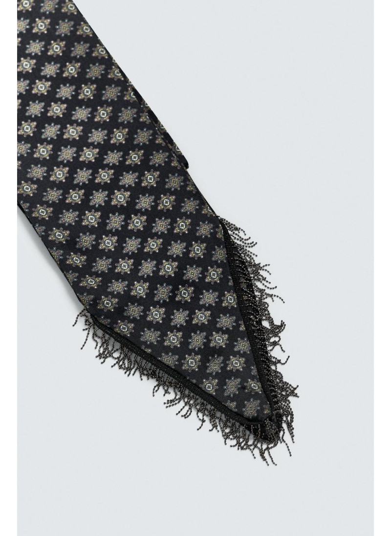 Платок из ограниченной коллекции с бисером Платок из ограниченной коллекции с бисером