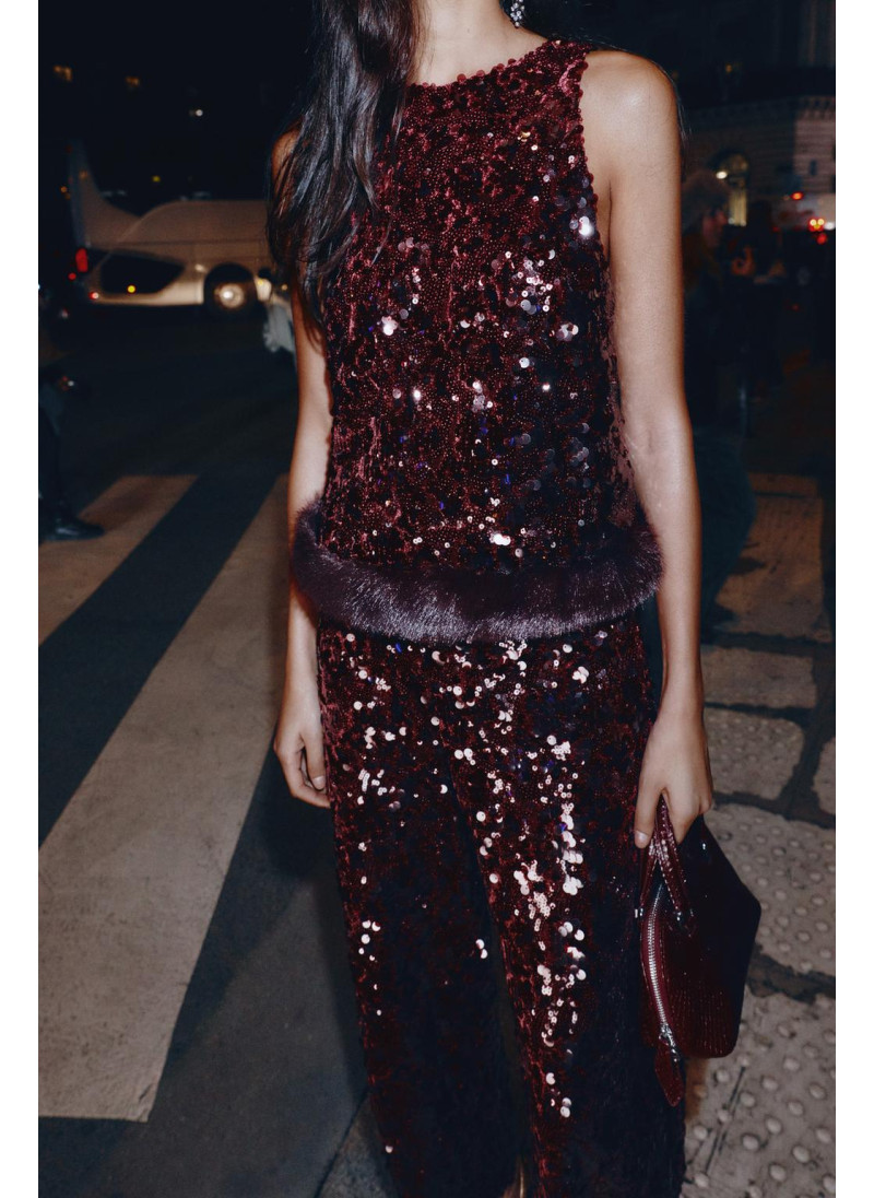 ТОП С ПАЙЕТКАМИ И НИЗОМ ИЗ ИСКУССТВЕННОГО МЕХА ТОП С ПАЙЕТКАМИ И НИЗОМ ИЗ ИСКУССТВЕННОГО МЕХА