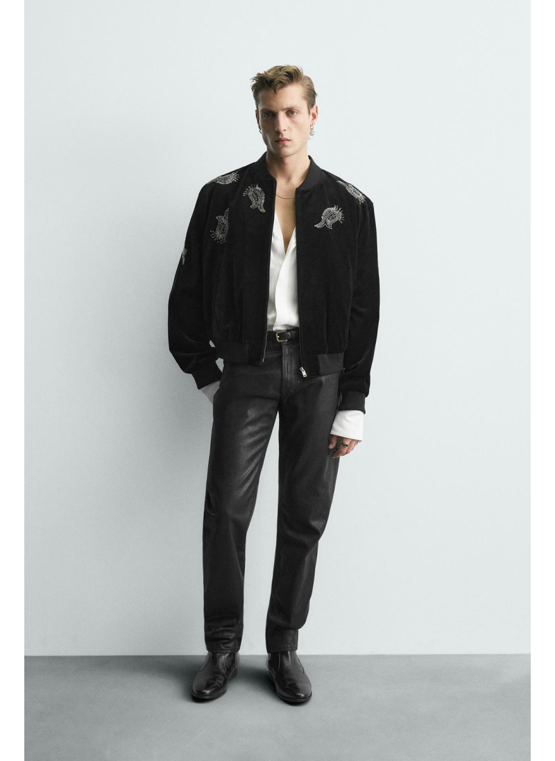 ВЕЛЬВЕТОВЫЙ БОМБЕР С ВЫШИВ�...