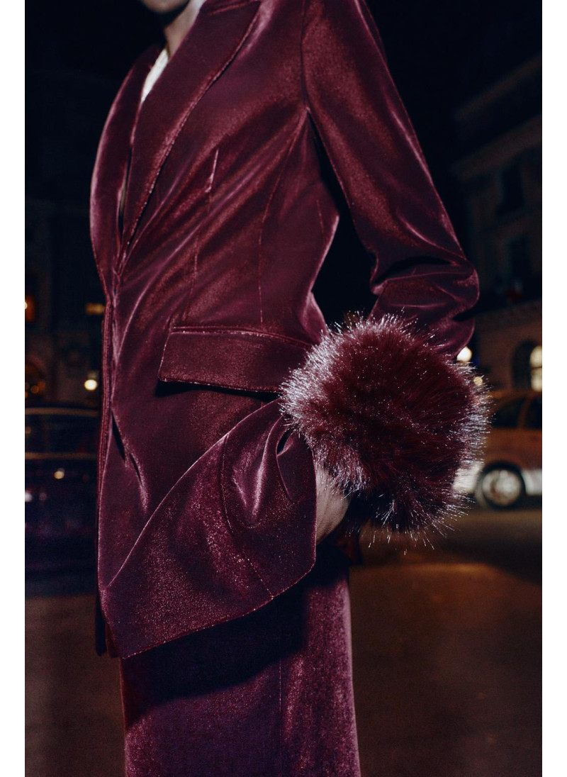 Бархатный блейзер с манжетами из искусственного меха Бархатный блейзер с манжетами из искусственного меха