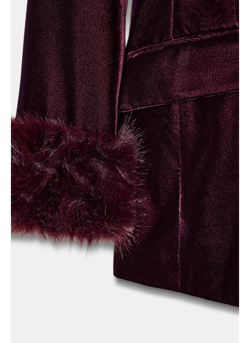 Бархатный блейзер с манжетами из искусственного меха Бархатный блейзер с манжетами из искусственного меха