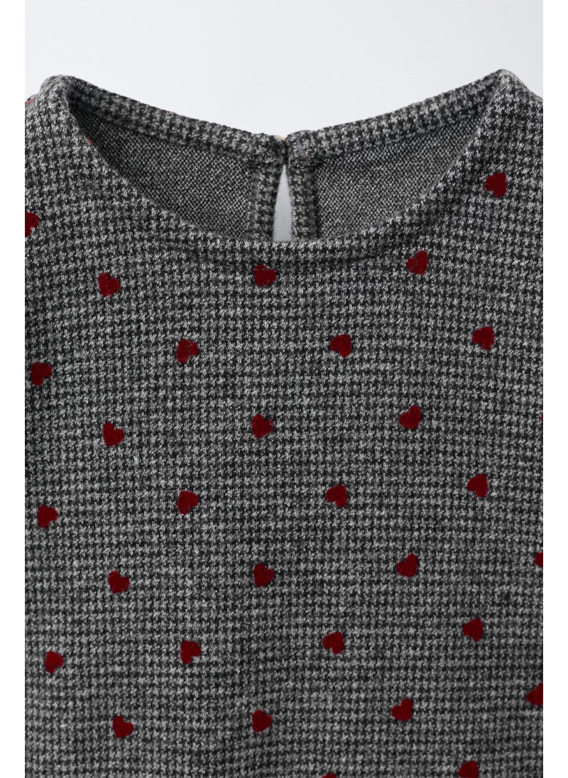 ПЛАТЬЕ ИЗ ТКАНИ «ГУСИНАЯ ЛАПКА» С РЕЛЬЕФНЫМИ СЕРДЕЧКАМИ ПЛАТЬЕ ИЗ ТКАНИ «ГУСИНАЯ ЛАПКА» С РЕЛЬЕФНЫМИ СЕРДЕЧКАМИ