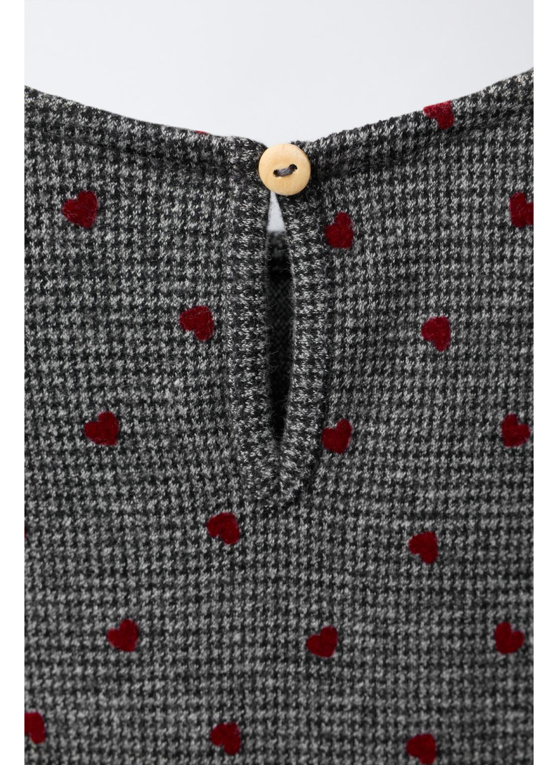 ПЛАТЬЕ ИЗ ТКАНИ «ГУСИНАЯ ЛАПКА» С РЕЛЬЕФНЫМИ СЕРДЕЧКАМИ ПЛАТЬЕ ИЗ ТКАНИ «ГУСИНАЯ ЛАПКА» С РЕЛЬЕФНЫМИ СЕРДЕЧКАМИ