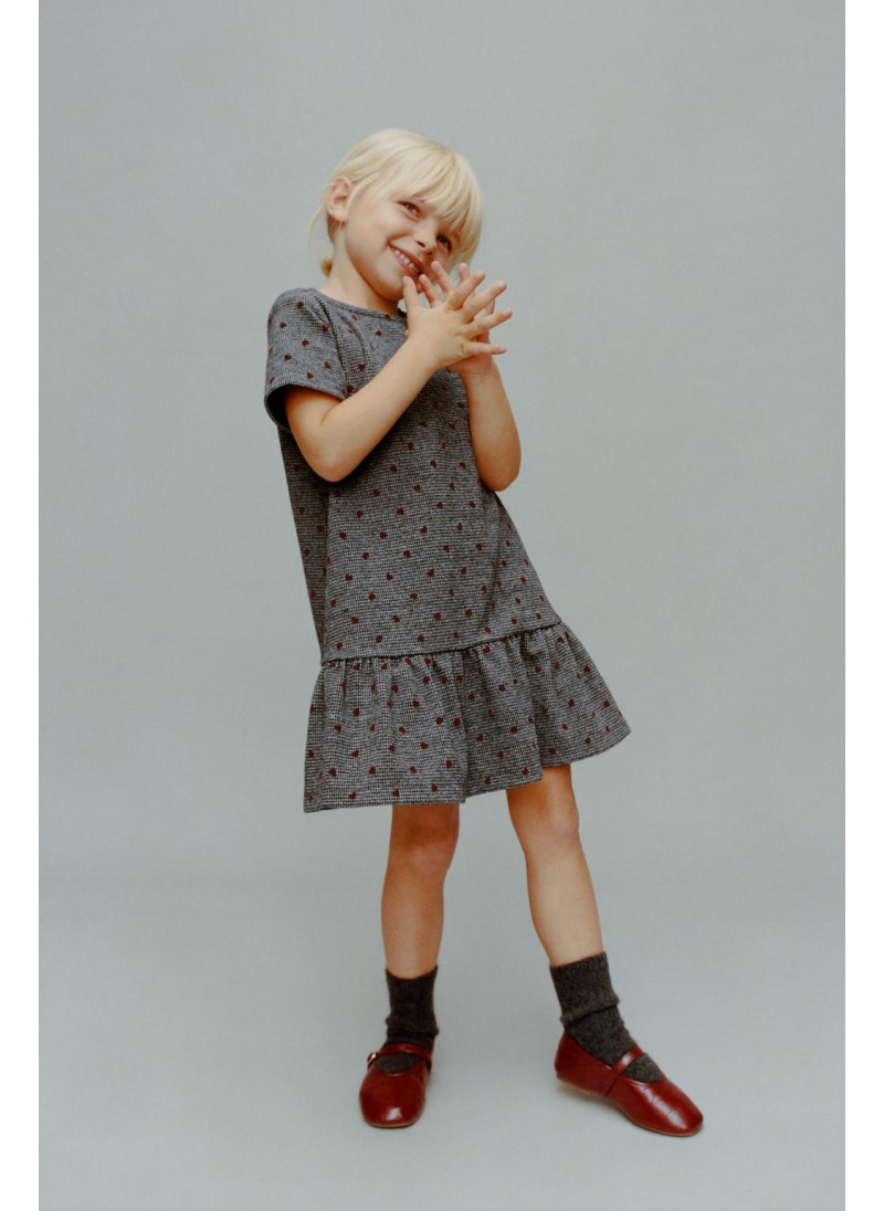 ПЛАТЬЕ ИЗ ТКАНИ «ГУСИНАЯ ЛАПКА» С РЕЛЬЕФНЫМИ СЕРДЕЧКАМИ ПЛАТЬЕ ИЗ ТКАНИ «ГУСИНАЯ ЛАПКА» С РЕЛЬЕФНЫМИ СЕРДЕЧКАМИ