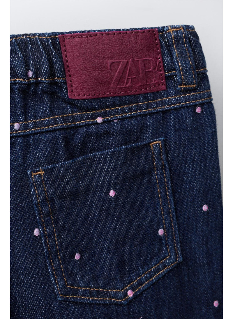 ДЖИНСЫ MOM FIT С ВЫШИВКОЙ ДЖИНСЫ MOM FIT С ВЫШИВКОЙ