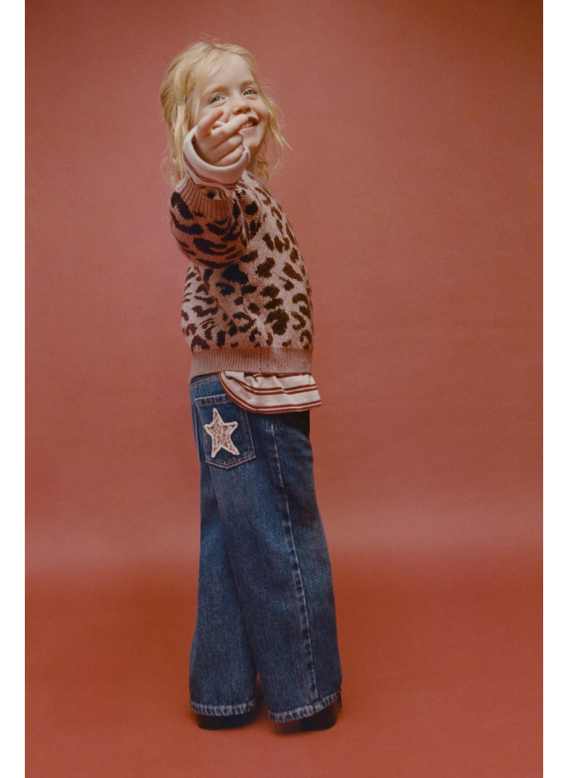 ДЖИНСЫ WIDE LEG С НАШИВКАМИ «ЗВ...