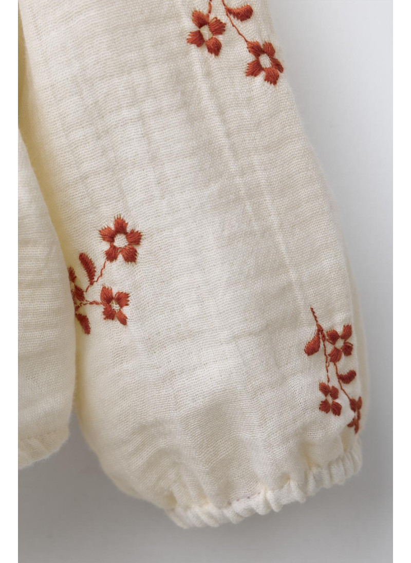 БЛУЗА С ВЫШИТЫМИ ЦВЕТАМИ И КРУЖЕВОМ БЛУЗА С ВЫШИТЫМИ ЦВЕТАМИ И КРУЖЕВОМ