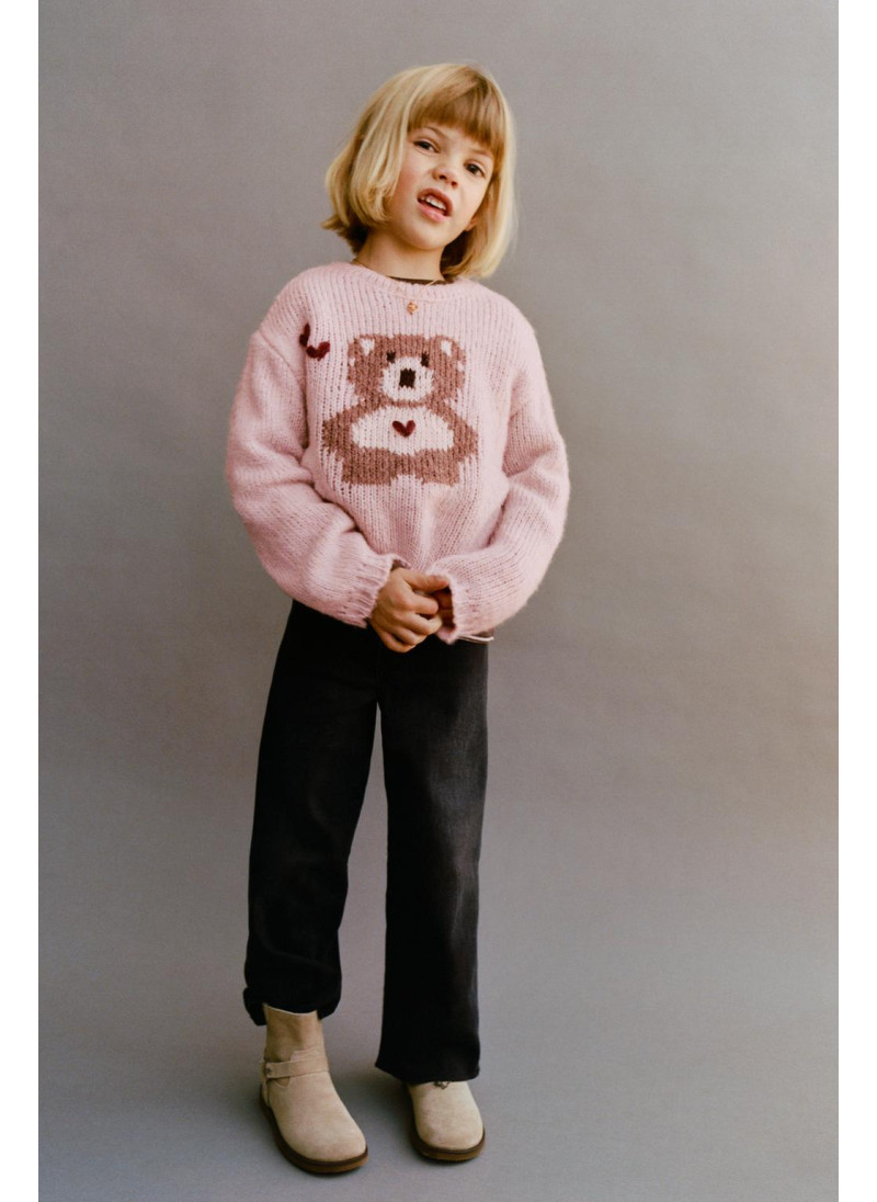 ВЯЗАНЫЙ СВИТЕР С ВЫШИТЫМ МЕ...