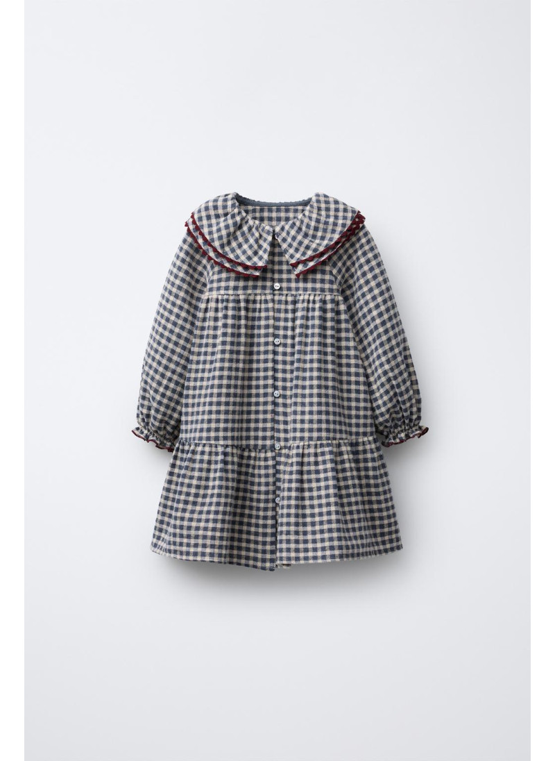 ПЛАТЬЕ В КЛЕТКУ С ВОЛНИСТОЙ ОТОРОЧКОЙ ПЛАТЬЕ В КЛЕТКУ С ВОЛНИСТОЙ ОТОРОЧКОЙ