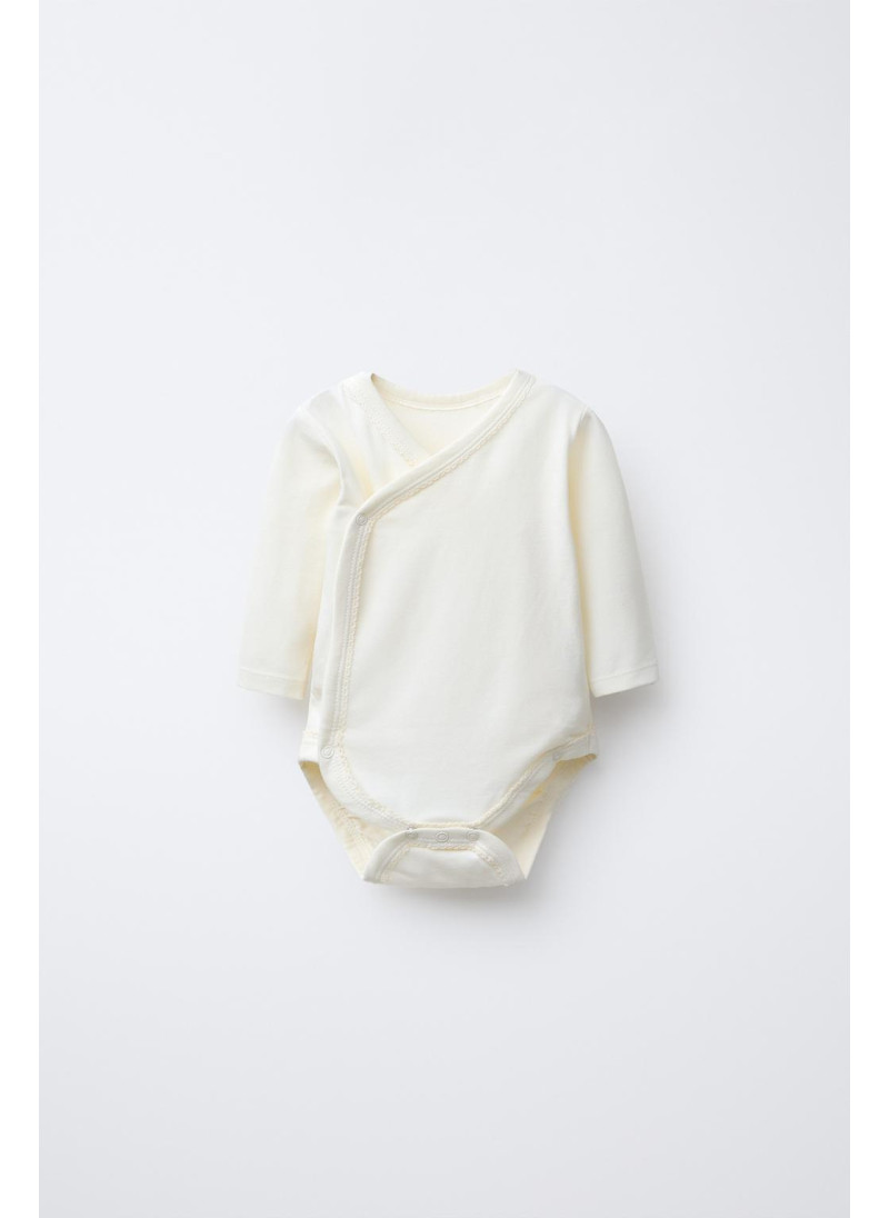 НАБОР ИЗ ТРЕХ БОДИ-КИМОНО СО ЗВЕЗДАМИ НАБОР ИЗ ТРЕХ БОДИ-КИМОНО СО ЗВЕЗДАМИ