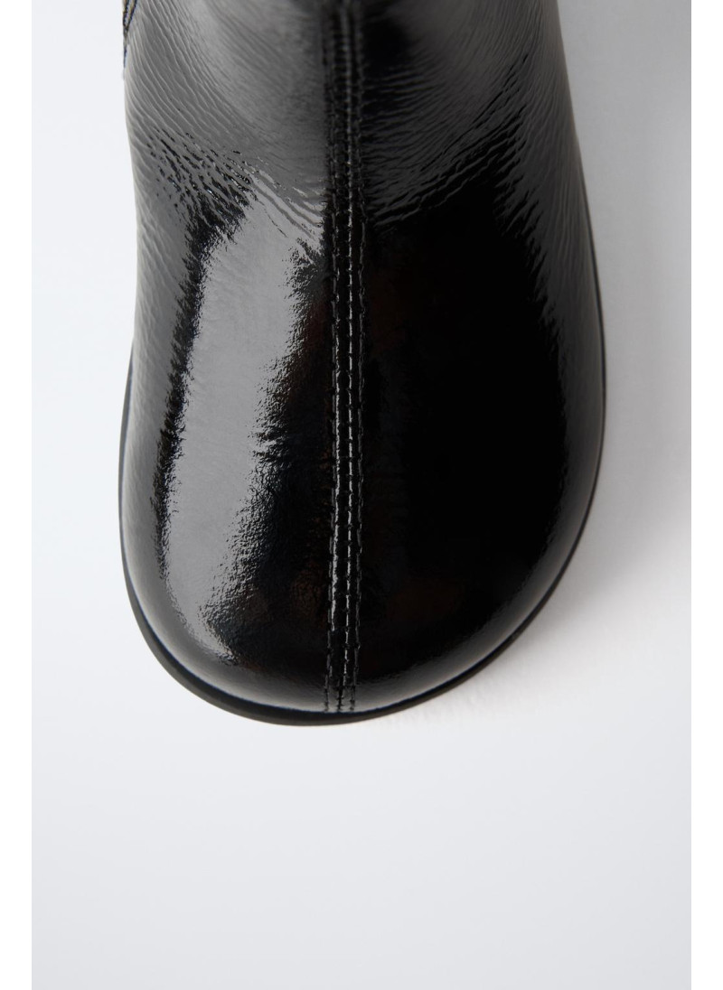 Кожаные сапоги с стежкой в клетку Кожаные сапоги с стежкой в клетку