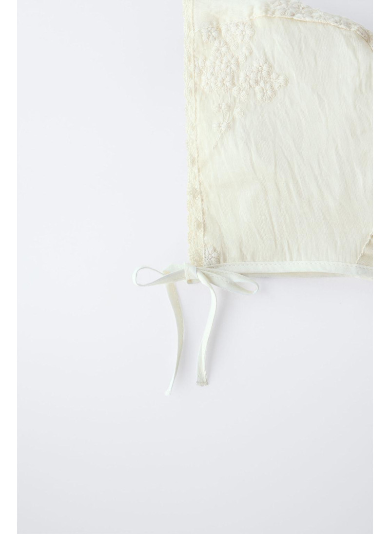 Вышитый цветочный берет Вышитый цветочный берет