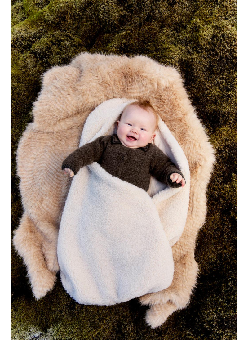 ВЯЗАНЫЙ КОМБИНЕЗОН С КОНТРАСТНЫМИ ДЕТАЛЯМИ ВЯЗАНЫЙ КОМБИНЕЗОН С КОНТРАСТНЫМИ ДЕТАЛЯМИ