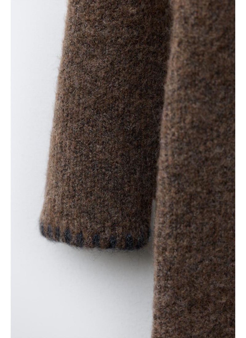 ВЯЗАНЫЙ КОМБИНЕЗОН С КОНТРАСТНЫМИ ДЕТАЛЯМИ ВЯЗАНЫЙ КОМБИНЕЗОН С КОНТРАСТНЫМИ ДЕТАЛЯМИ