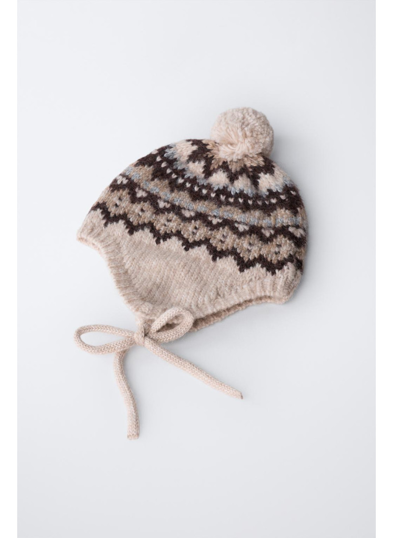 ЖАККАРДОВЫЙ ТРИКОТАЖНЫЙ ЧЕПЧИК С ПОМПОНОМ ЖАККАРДОВЫЙ ТРИКОТАЖНЫЙ ЧЕПЧИК С ПОМПОНОМ