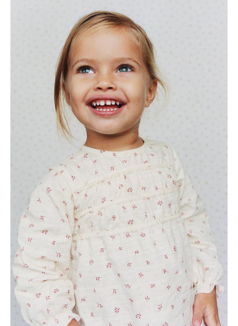 БОДИ С ЦВЕТОЧНЫМ КРУЖЕВОМ