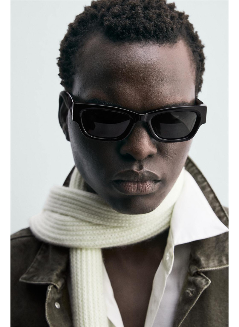 ДЖИНСОВАЯ КУРТКА С КАРМАНАМИ ДЖИНСОВАЯ КУРТКА С КАРМАНАМИ