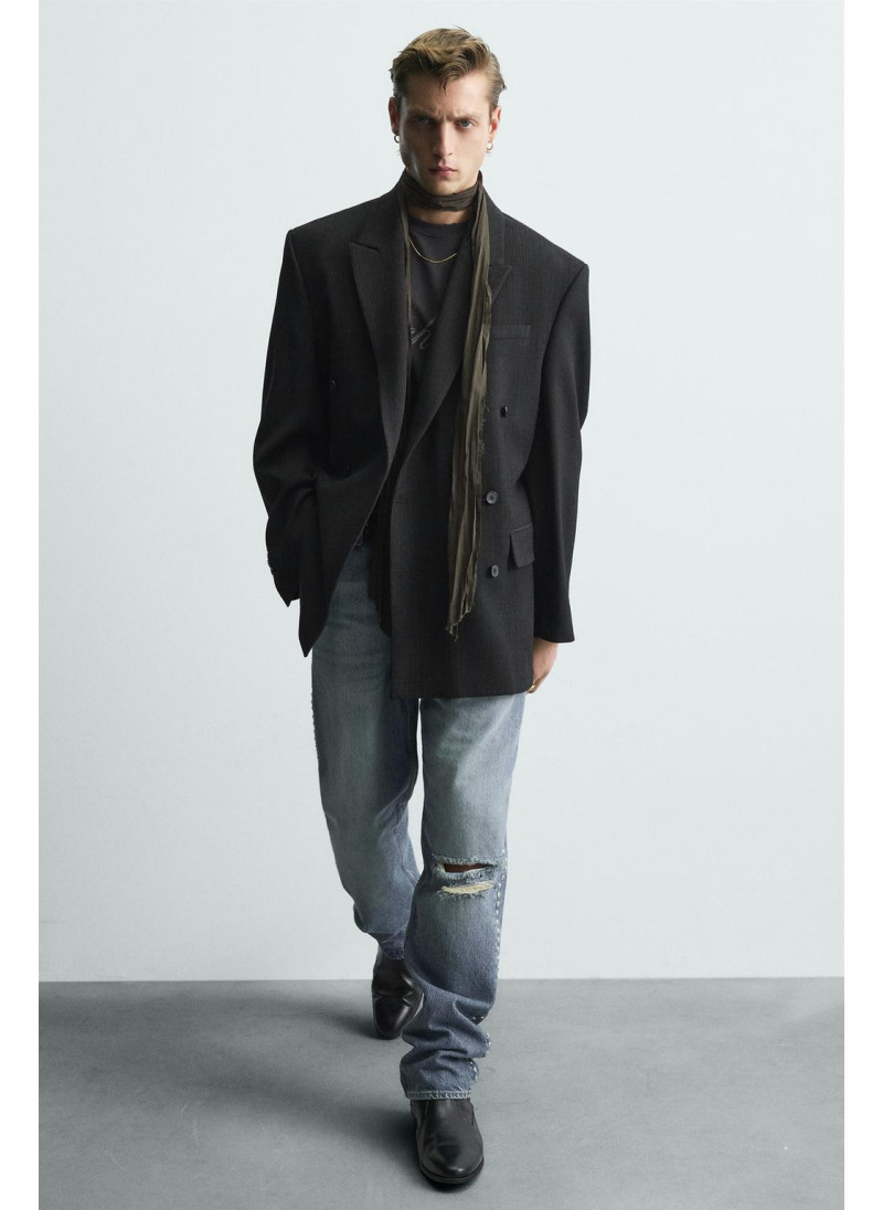 Пиджак limited edition в полоску с двубортной застежкой Пиджак limited edition в полоску с двубортной застежкой