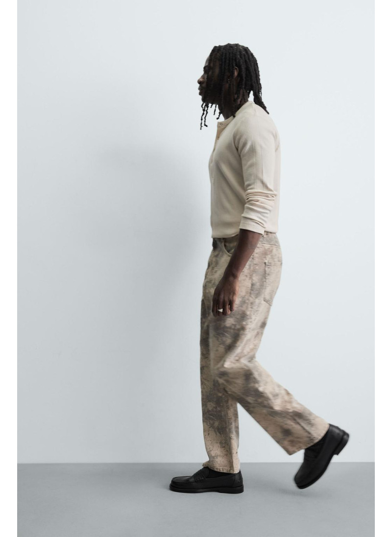 Брюки свободного кроя с абстрактным принтом Брюки свободного кроя с абстрактным принтом