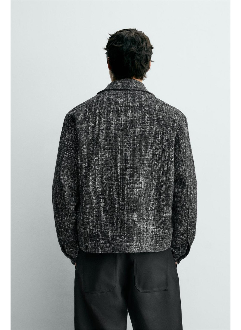 КУРТКА-РУБАШКА С КАРМАНАМИ ИЗ РЕЛЬЕФНОЙ ТКАНИ КУРТКА-РУБАШКА С КАРМАНАМИ ИЗ РЕЛЬЕФНОЙ ТКАНИ