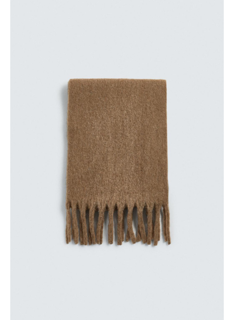 Шарф с начесом и кистями
