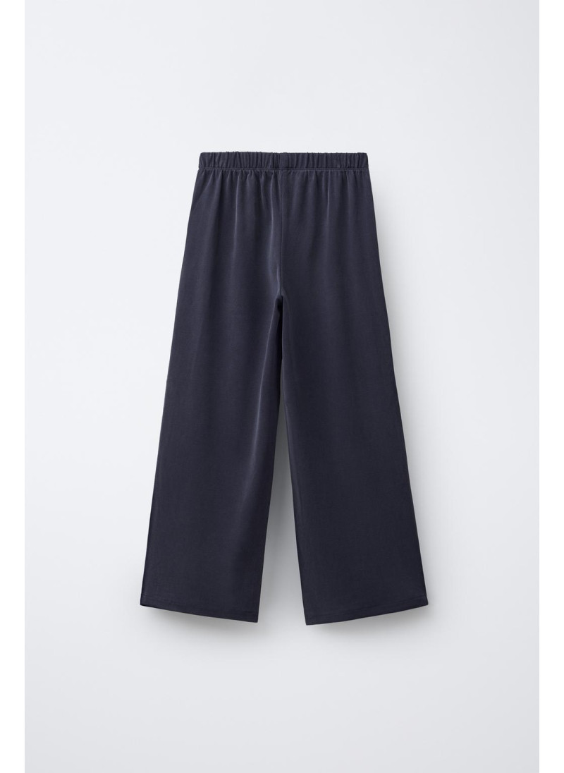 Широкие спортивные брюки Широкие спортивные брюки